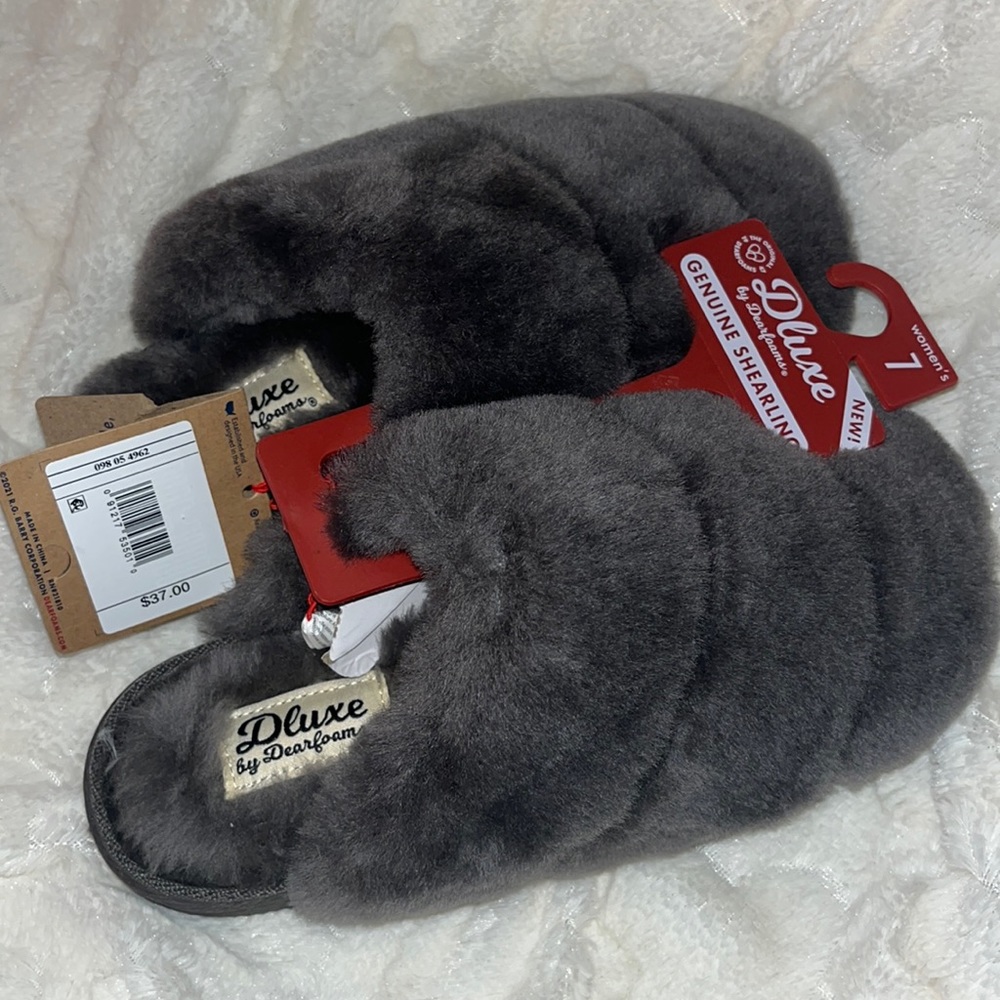 Deluxe By:Dearfoam Slippers